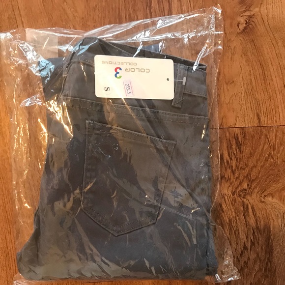 Women’s gray moto leggings. - Picture 6 of 7